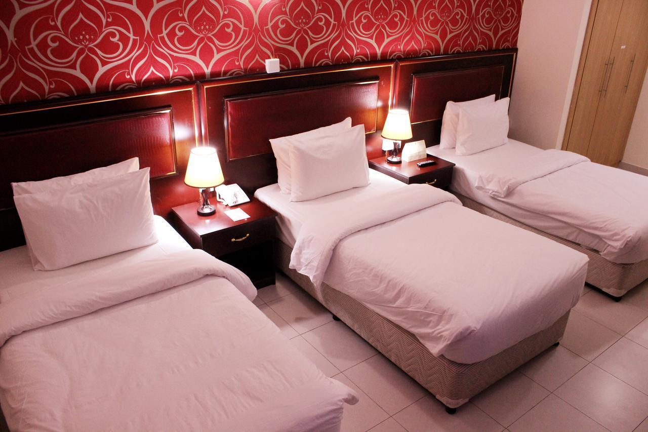 Montreal Naif Hotel Dubai Exterior photo